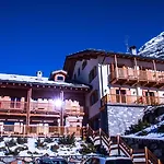 Ellex Eco Hotell 3*